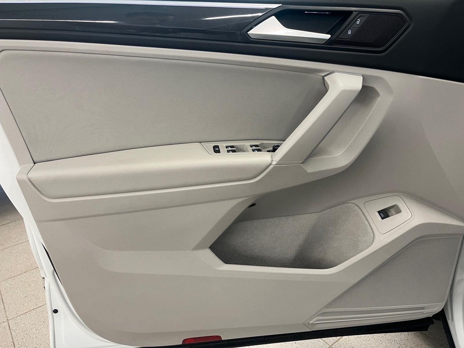 Volkswagen Tiguan ELEGANCE TSI DSG+ALU 18+AHK+PANO+LED-MATR, миниатюра 12