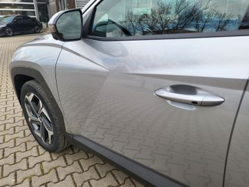 Fahrzeugabbildung Hyundai TUCSON 1.6 T-GDI PHEV 4WD PRIME ECS AssiP Pano