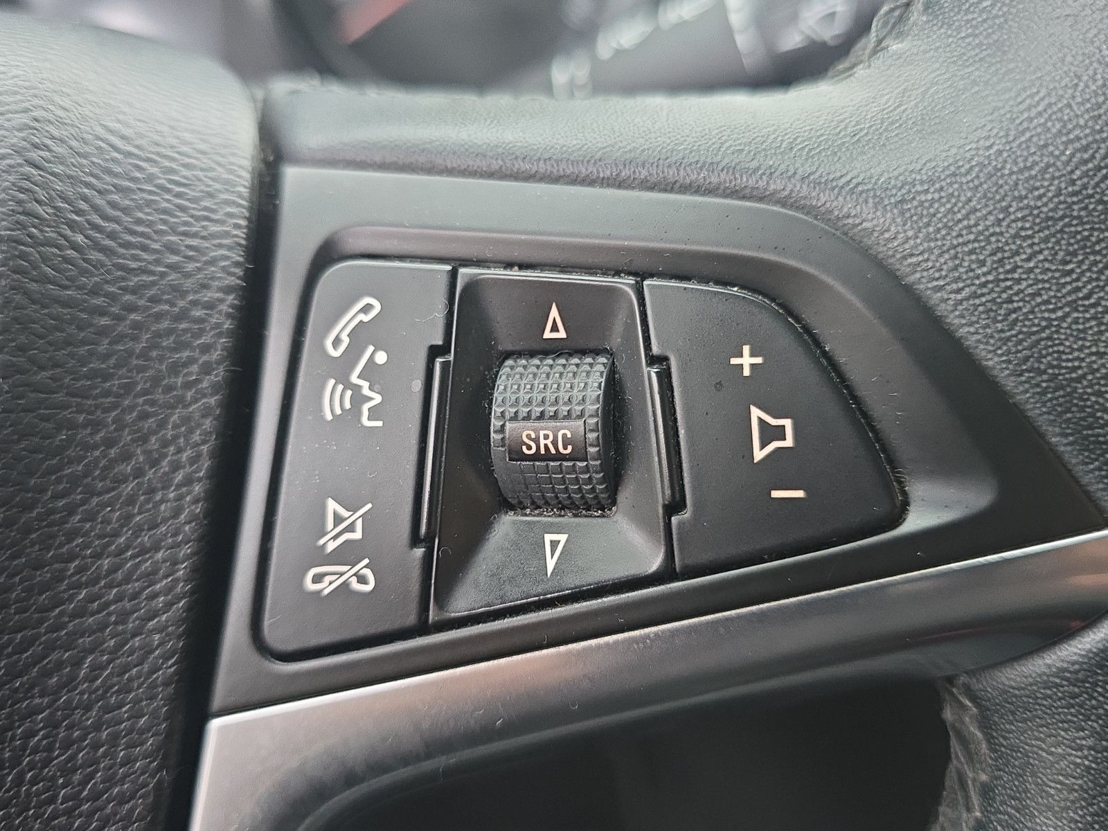 Fahrzeugabbildung Opel Astra J Lim. 5-trg Design Edition Klima Tempomat