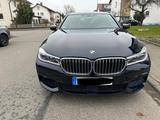BMW 750i - - schwarze BMW 750