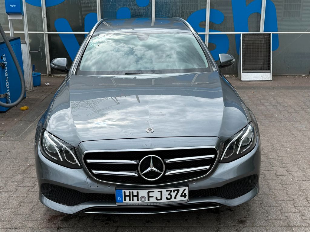 Image of Mercedes-Benz E 200