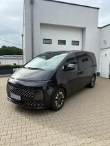 Hyundai STARIA 2.2 CRDi Signature 7-Sitzer Auto 4WD ... - blaue Hyundai STARIA