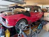 Alfa Romeo GT Restaurationsobjekt - rote Alfa Romeo GT
