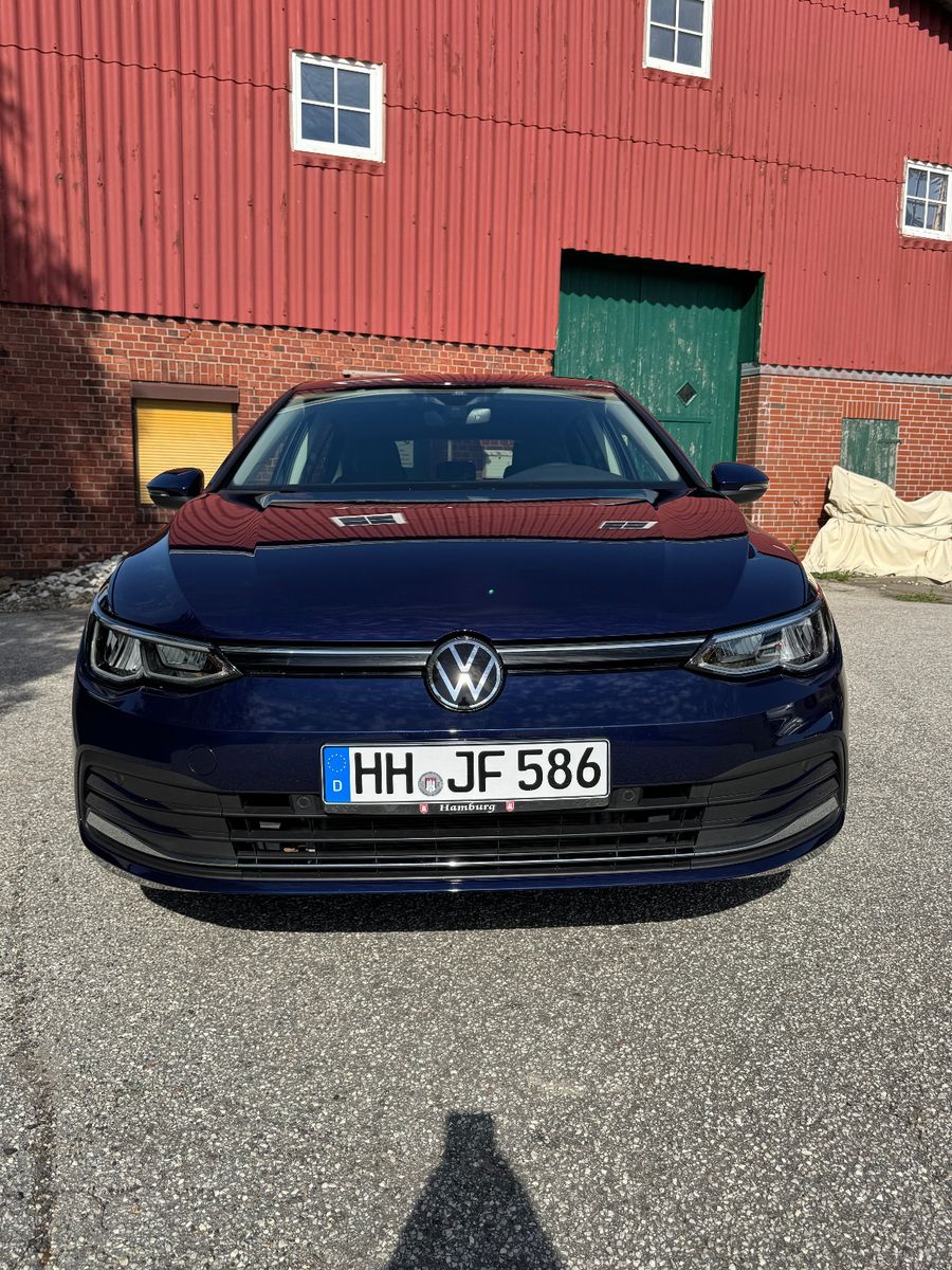 Fahrzeugabbildung Volkswagen Golf VIII Lim. Active mit Neuwagengarantie