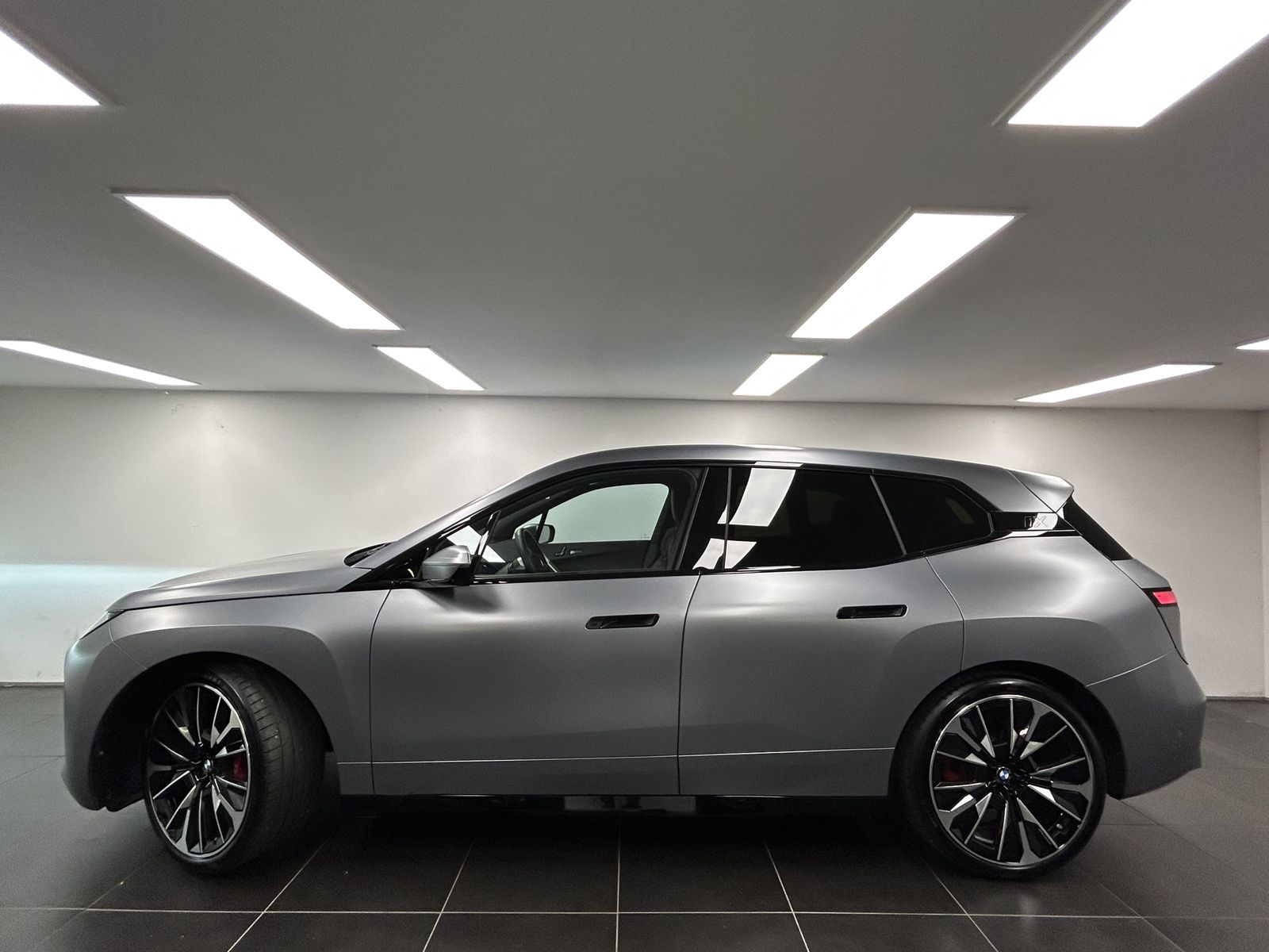 BMW iX xDrive60 M Sportpaket Pro Bowers&Wilkins Surr imagem 3