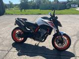 KTM Duke 890 R - KTM 890 DUKE