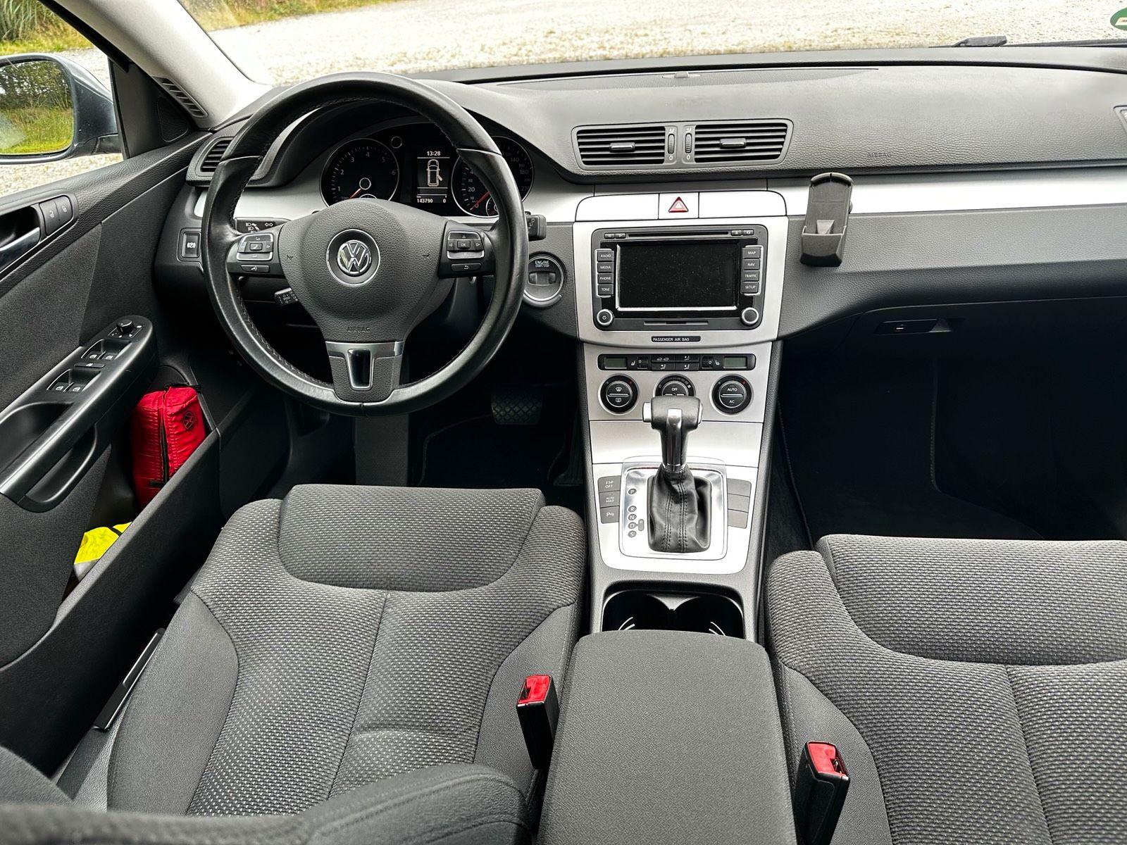 Volkswagen Passat 2009 — photo 12