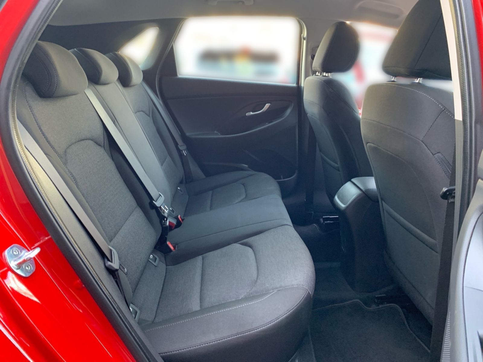 Fahrzeugabbildung Hyundai i30 1.0 T-GDI Edition 30 8x bereift 1Hd