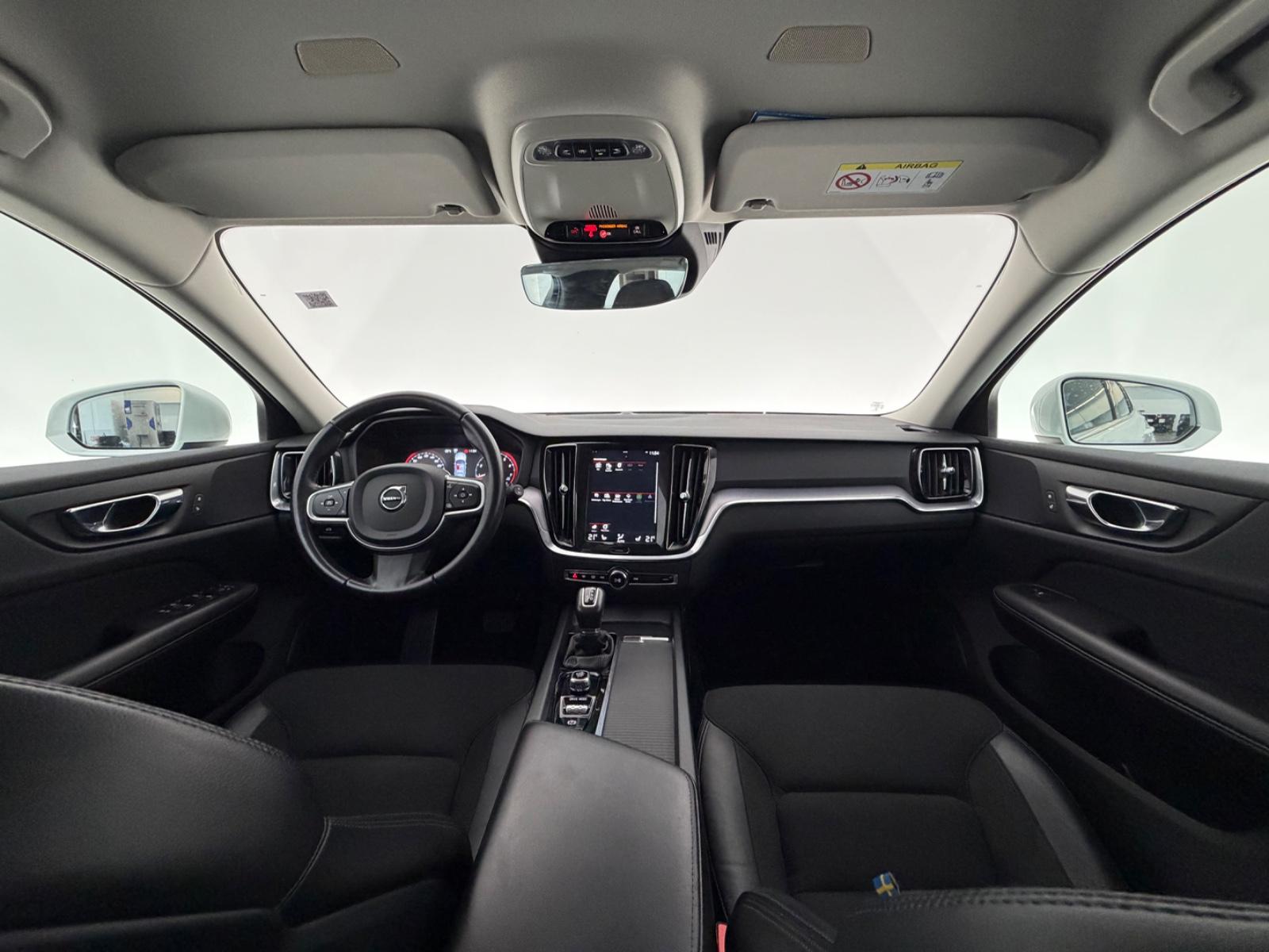 Volvo V60 Kombi*MOMENTUM PRO*LED-R.KAM-TEMPO-SPUR-SHZ