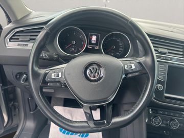 Volkswagen Tiguan - 10