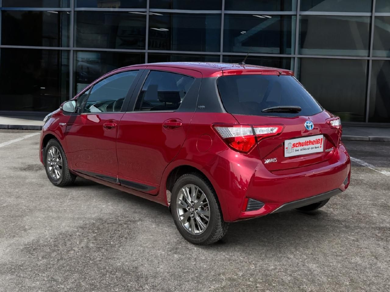 Fahrzeugabbildung Toyota Yaris Hybrid Y20 Club