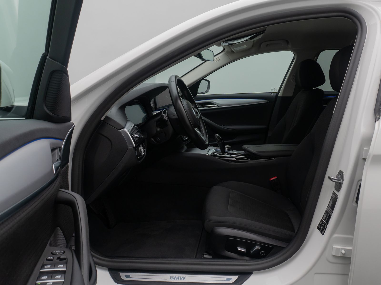 Fahrzeugabbildung BMW 530d xD ACC 360°Memory DAB DisplKey AHK Standhz