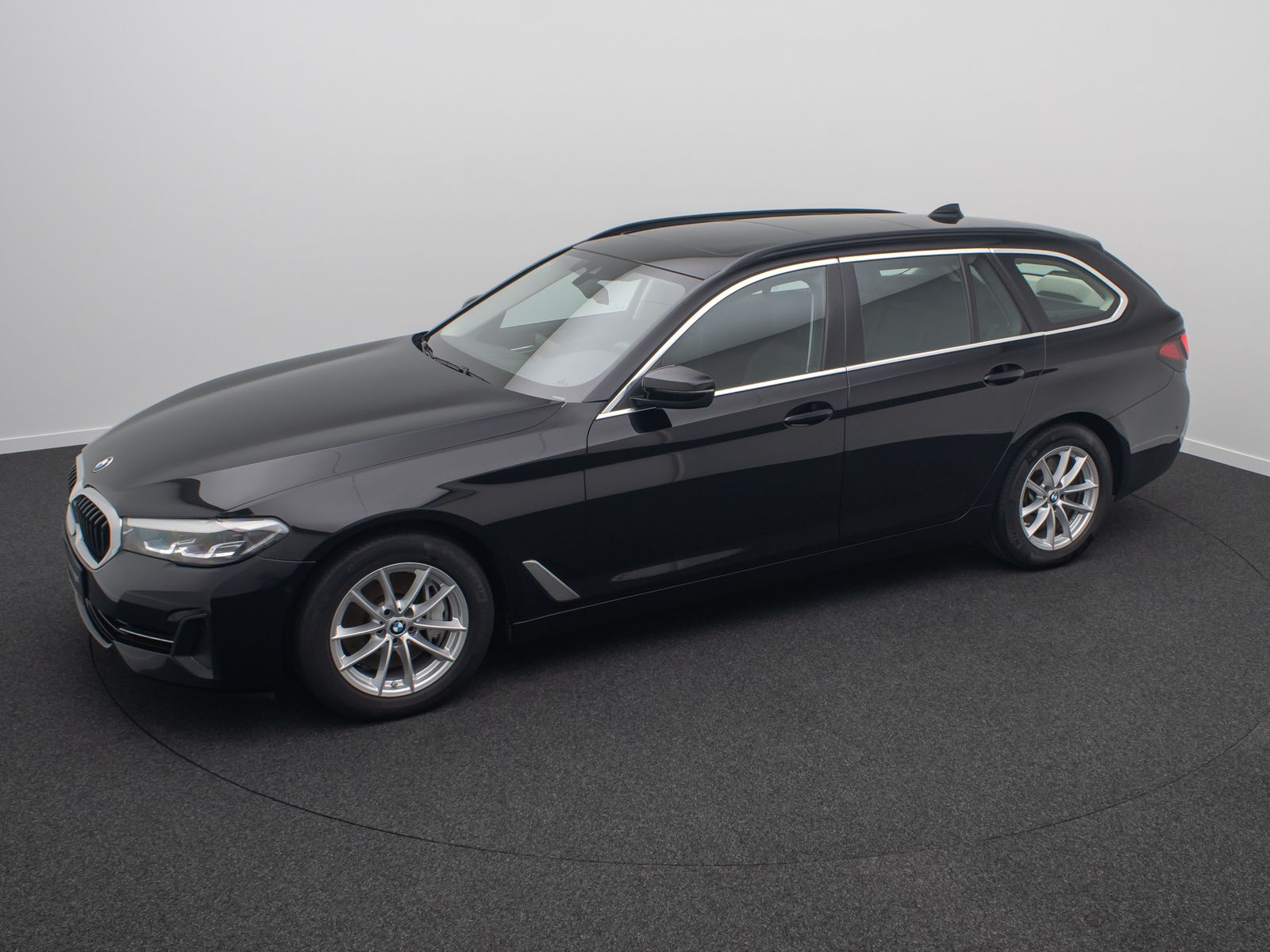 Fahrzeugabbildung BMW 530d Alarm 4xKlima DAB Kamera Panorama Sportsitz