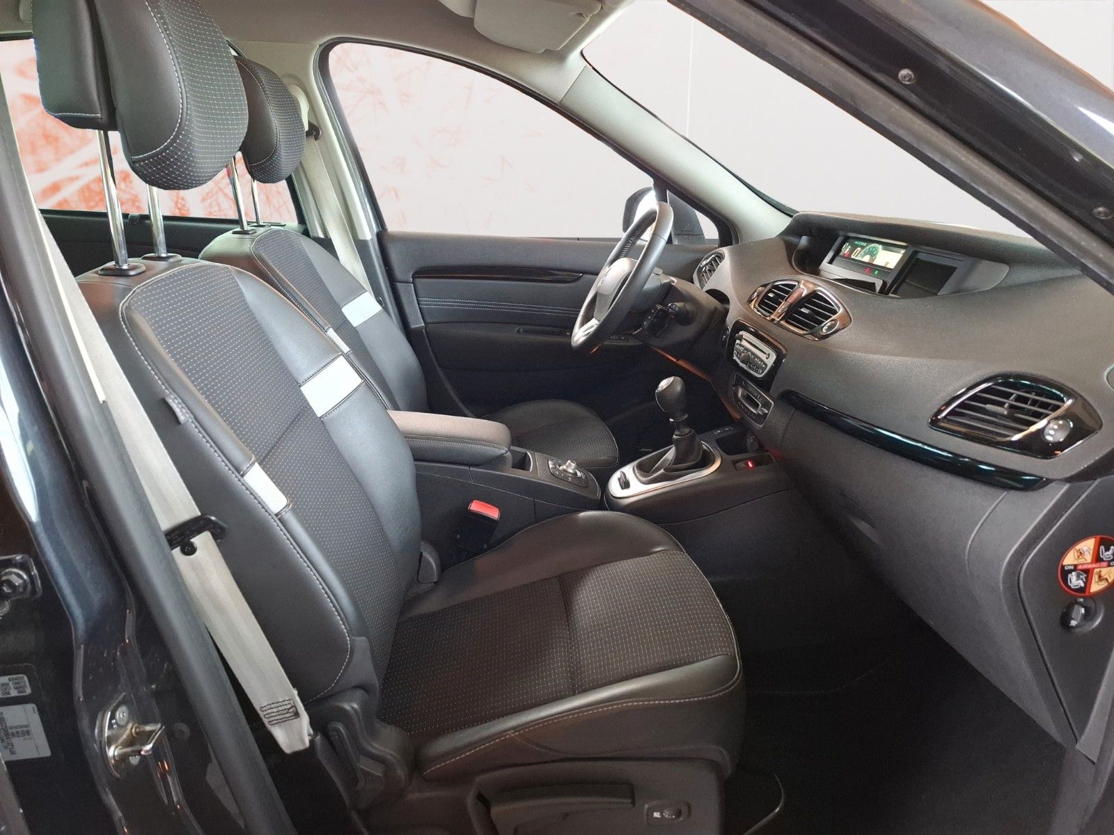 Fahrzeugabbildung Renault Scenic III BOSE Edition * 2. Hand * Navi * SZH *