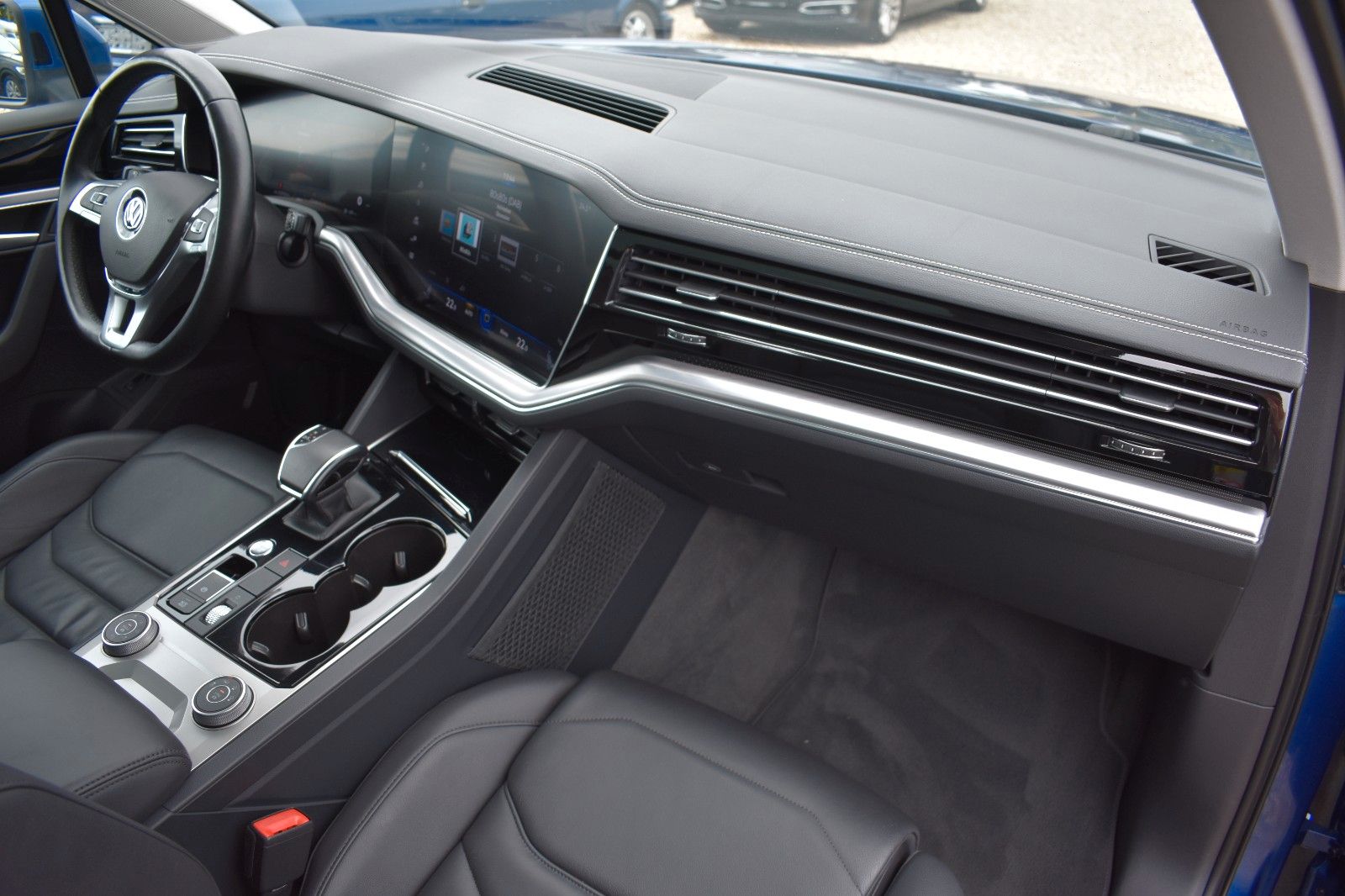 Fahrzeugabbildung Volkswagen Touareg Elegance 4Motion Liveco AHK Panorama Key