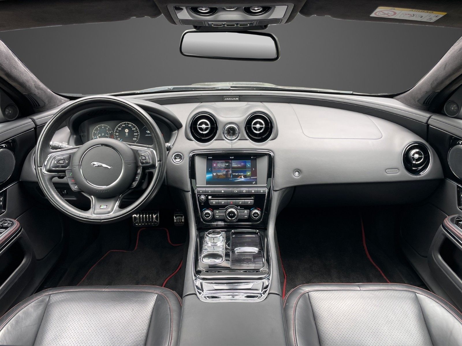 Fahrzeugabbildung Jaguar XJ R-Sport 3.0 V6 Kompressor AWD