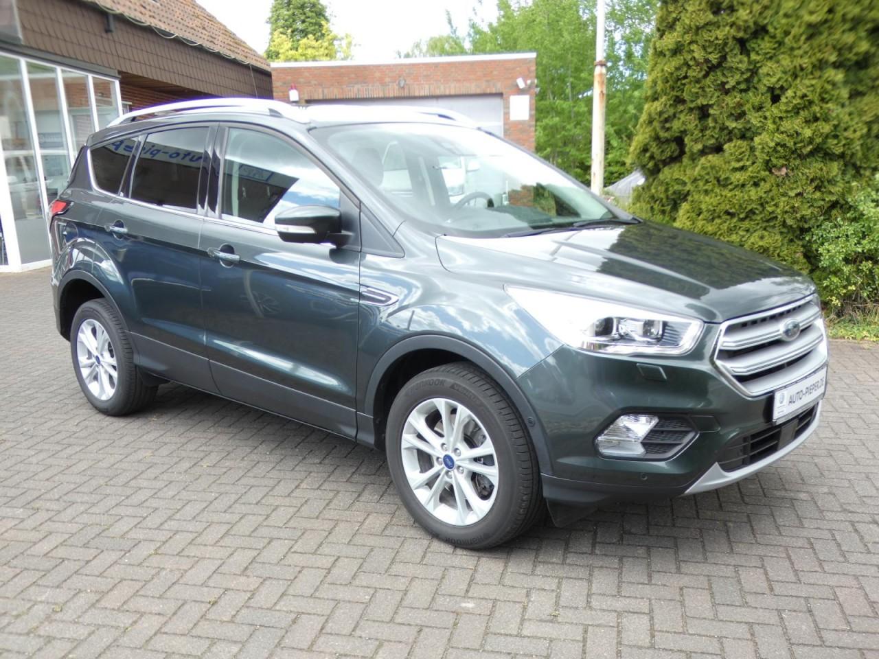 Ford Kuga 1.5 Titanium 4x4 Standheizung Bi-Xenon Navi