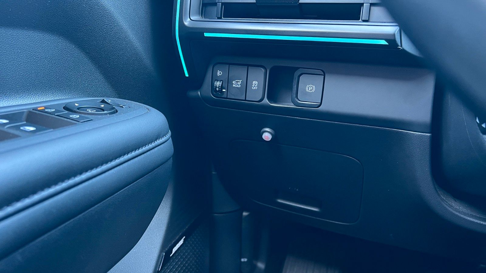 Fahrzeugabbildung Hyundai SANTA FE 1.6T-GDI HEV Blackline *Standhzg*AHK*