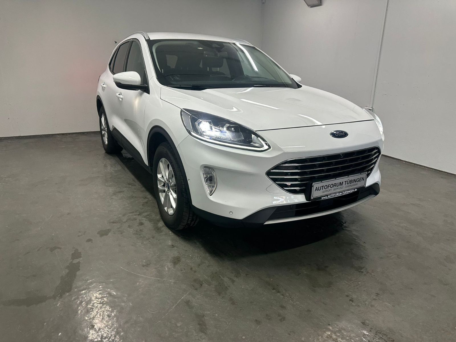 Fahrzeugabbildung Ford Kuga 2.5 Duratec PHEV Titanium X CVT*AHK*WINTER*