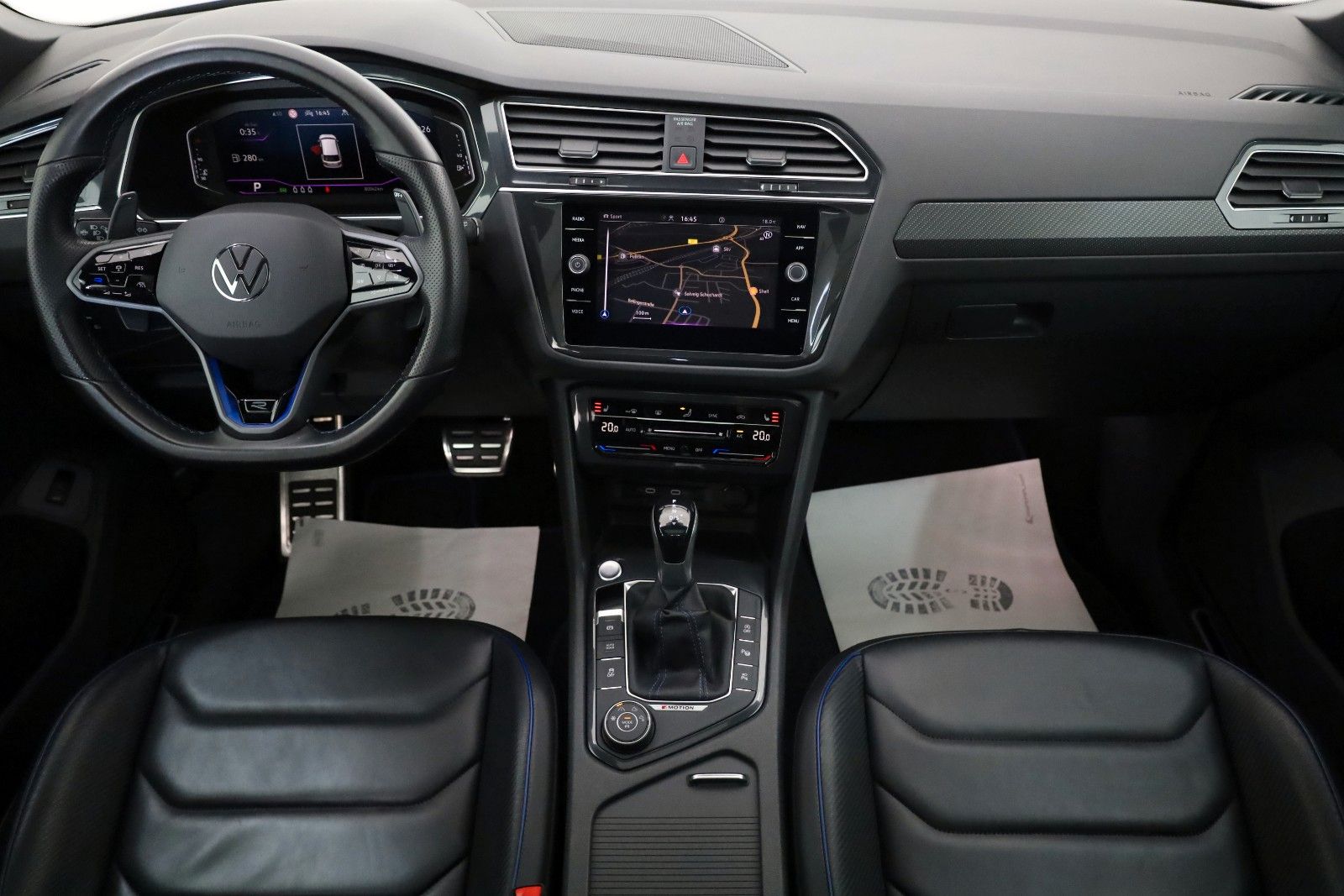 Fahrzeugabbildung Volkswagen Tiguan R 4M Leder,Navi,LED,PanDach,Harman/K,Memo