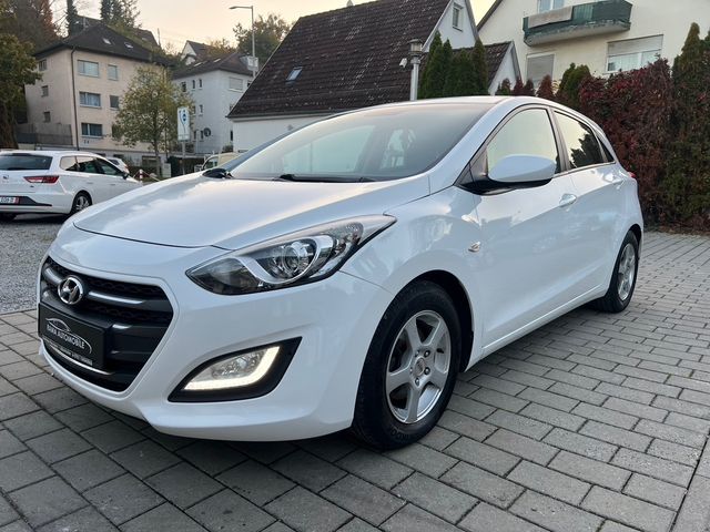 Hyundai i30 blue 1.6 CRDI KAMERA NAVI AHK HU/03.2026