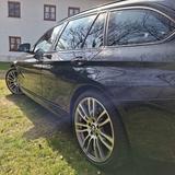 BMW 340i Touring M Sport Automatic M Sport - BMW 340 mit Benzin-Antrieb: Schwarz, Kombi