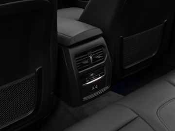 Fahrzeugabbildung BMW M340d xDr Tour HUD H/K Pano M Sportbremse Laser