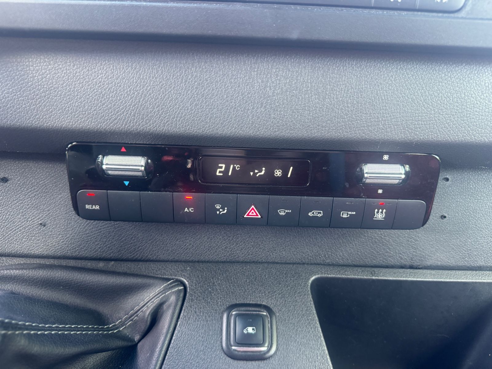 Fahrzeugabbildung Mercedes-Benz Sprinter III 314 CDI 9 Sitzer Klima+Lane+Toterwi