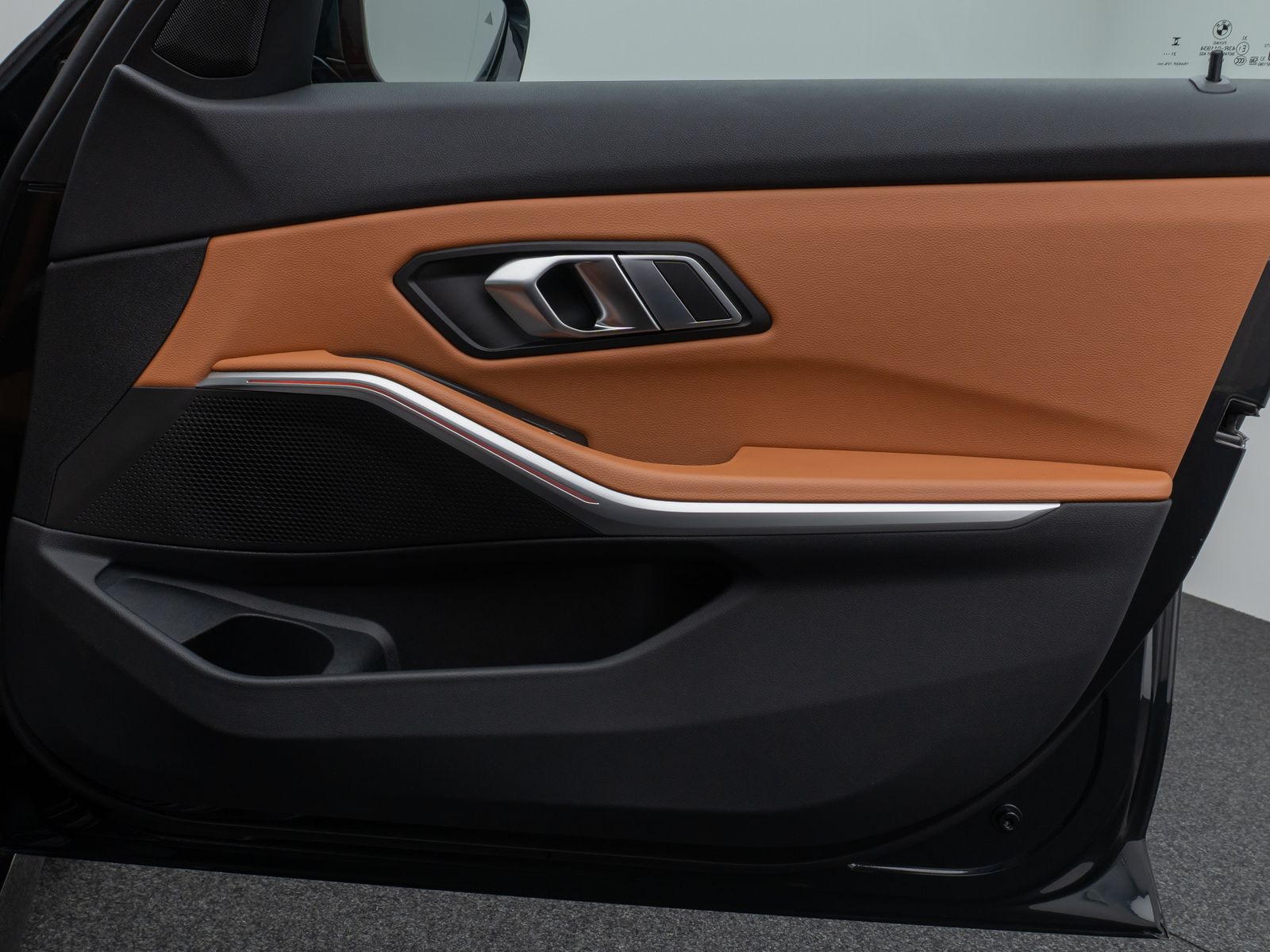 Fahrzeugabbildung BMW 330e xD M Sport Panorama Laser Kamera HUD HiFi