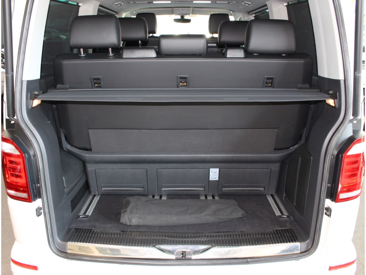 Fahrzeugabbildung Volkswagen T6 Multivan Bus Generation Six 4Motion 2.0 TDI