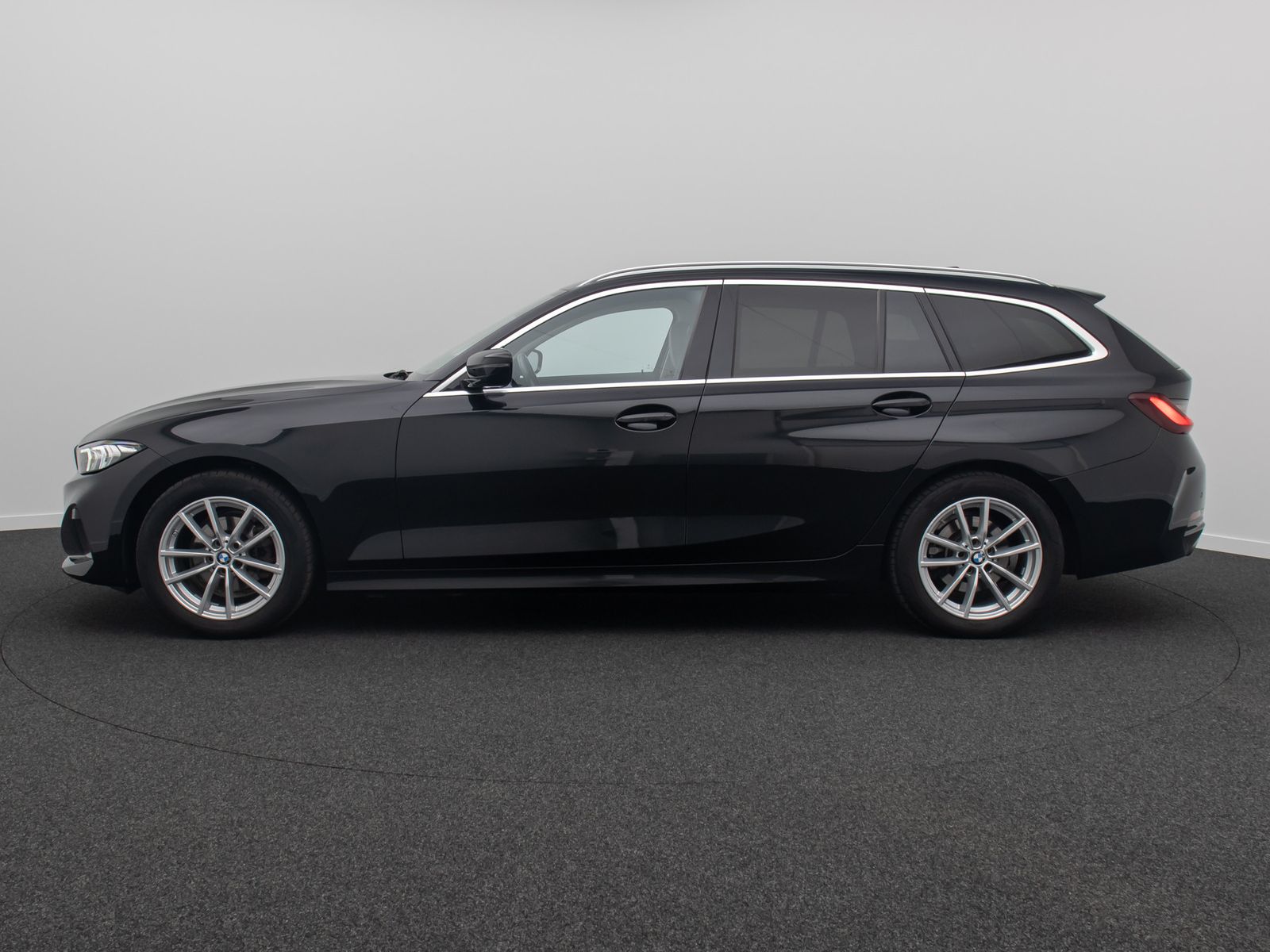 Fahrzeugabbildung BMW 318d GeschwindigReg DAB CockpitPlus Sportsitz