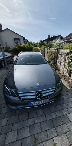 MERCEDES-BENZ E 220 d T Autom. -