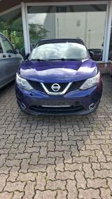 Nissan Qashqai Acenta - Nissan Qashqai mit Diesel-Antrieb: Blau