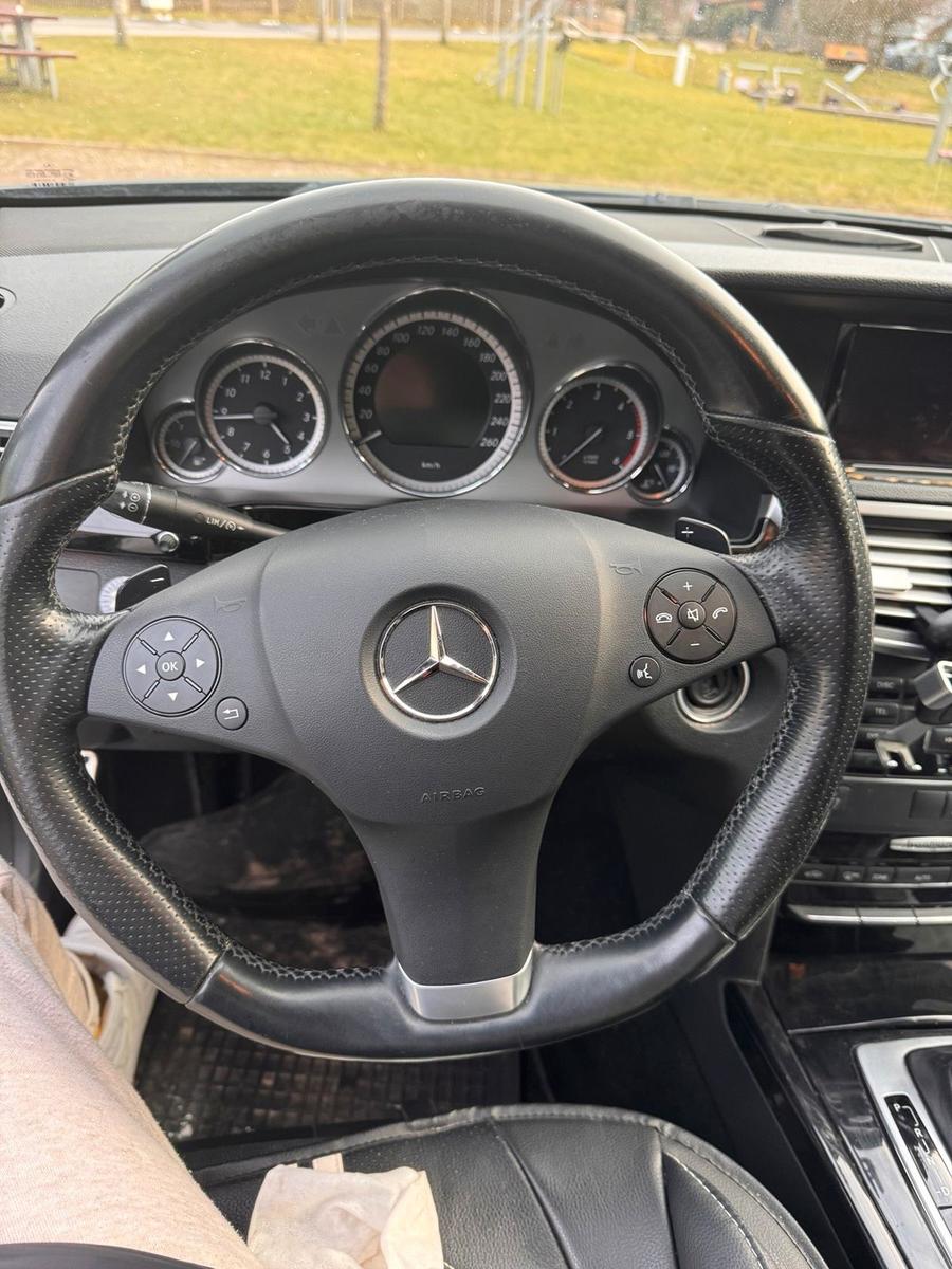 Mercedes-Benz 220 2010 — photo 8