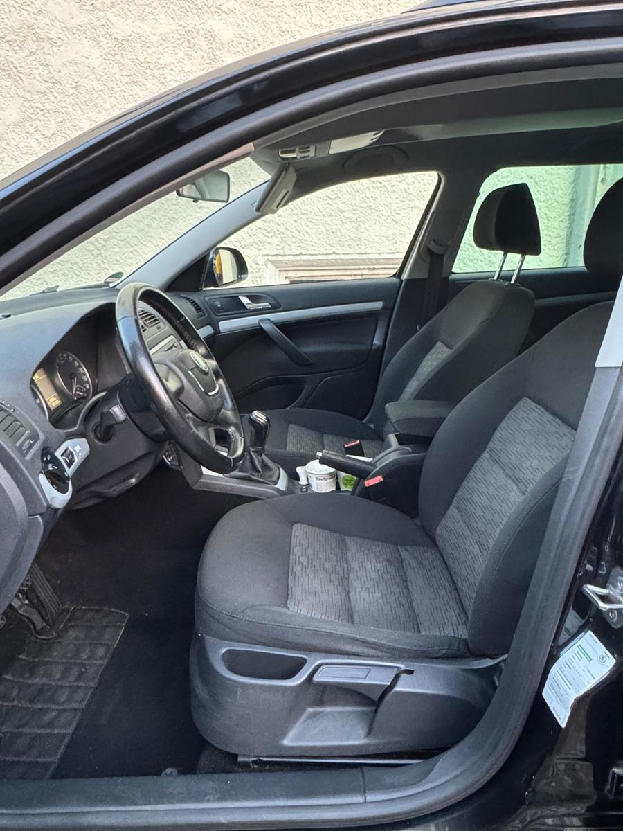 Skoda Octavia 2011 — photo 8