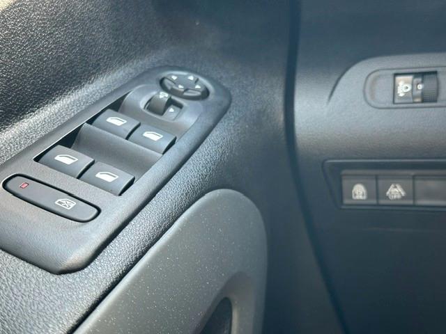 Citroën Berlingo Feel M/AHK/LED/Kamera/Panorama/Alu/PDC
