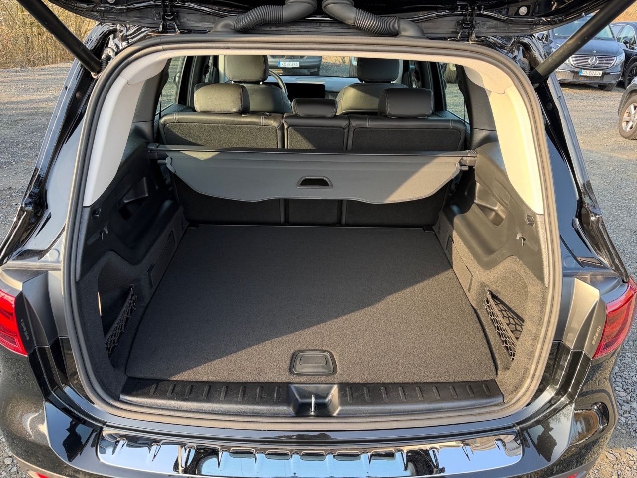 Fahrzeugabbildung Mercedes-Benz GLB 220 4M OFFROAD+AHK+KAMERA+EASYP+LENKRADHEIZ
