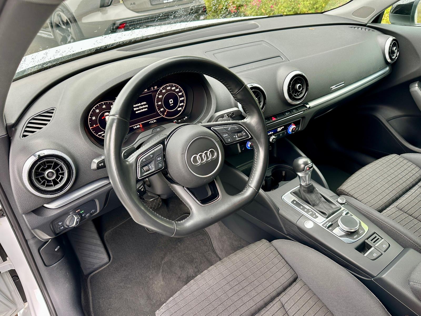 Audi A3 Sportback 35TFSI S LINE BLACK MATRIX NAV+ AHK