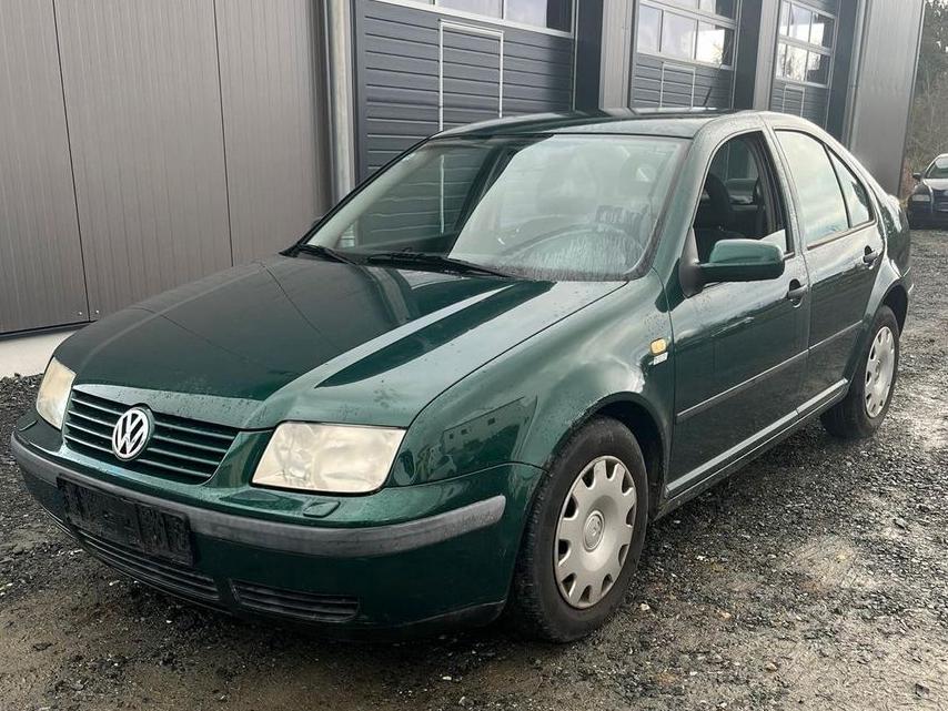 Volkswagen Bora 1.6 *AUTOMATIK*KLIMAAUTOMATIK*SZ