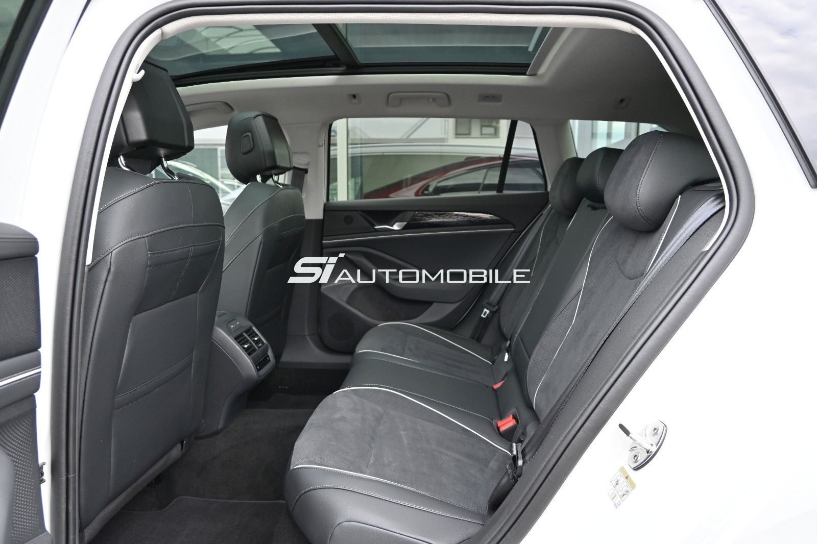 Fahrzeugabbildung Volkswagen Passat Variant 1.5 eTSI OPF DSG Business °AHK°IQ
