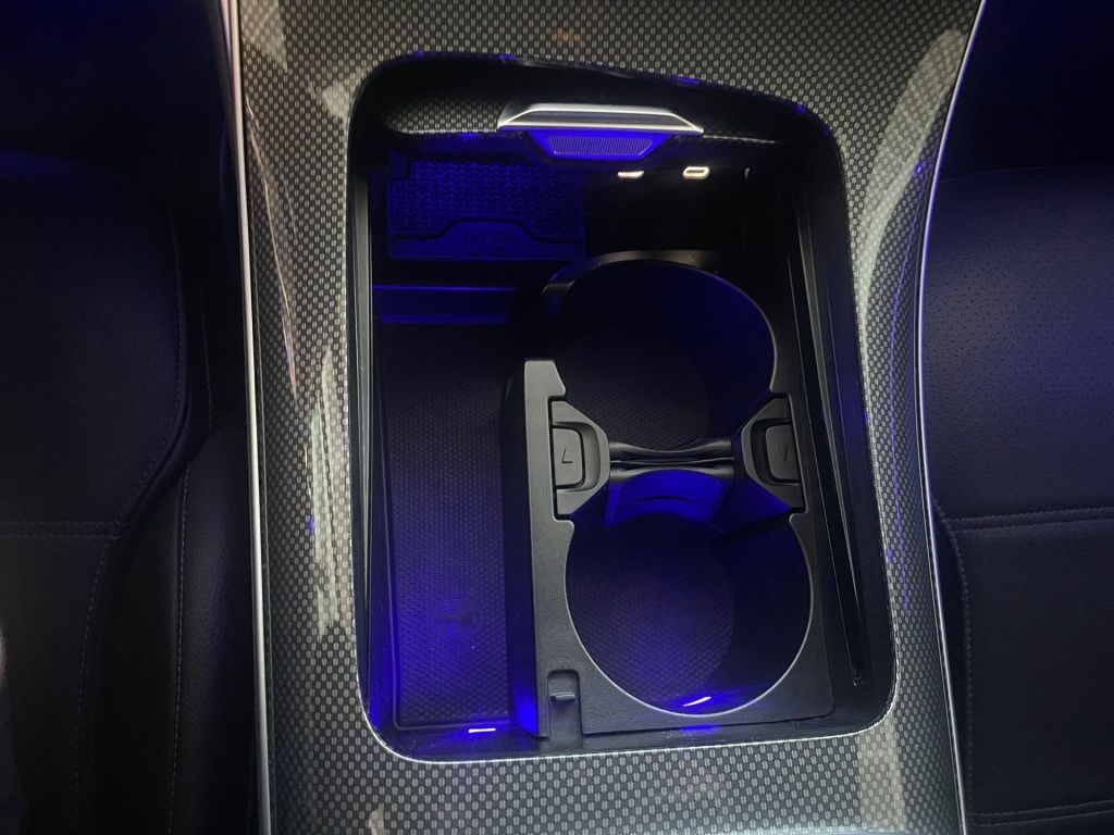 Fahrzeugabbildung Mercedes-Benz C 300 d AMG ACC SDHZ Sitzklima HUD LED Sport DAB