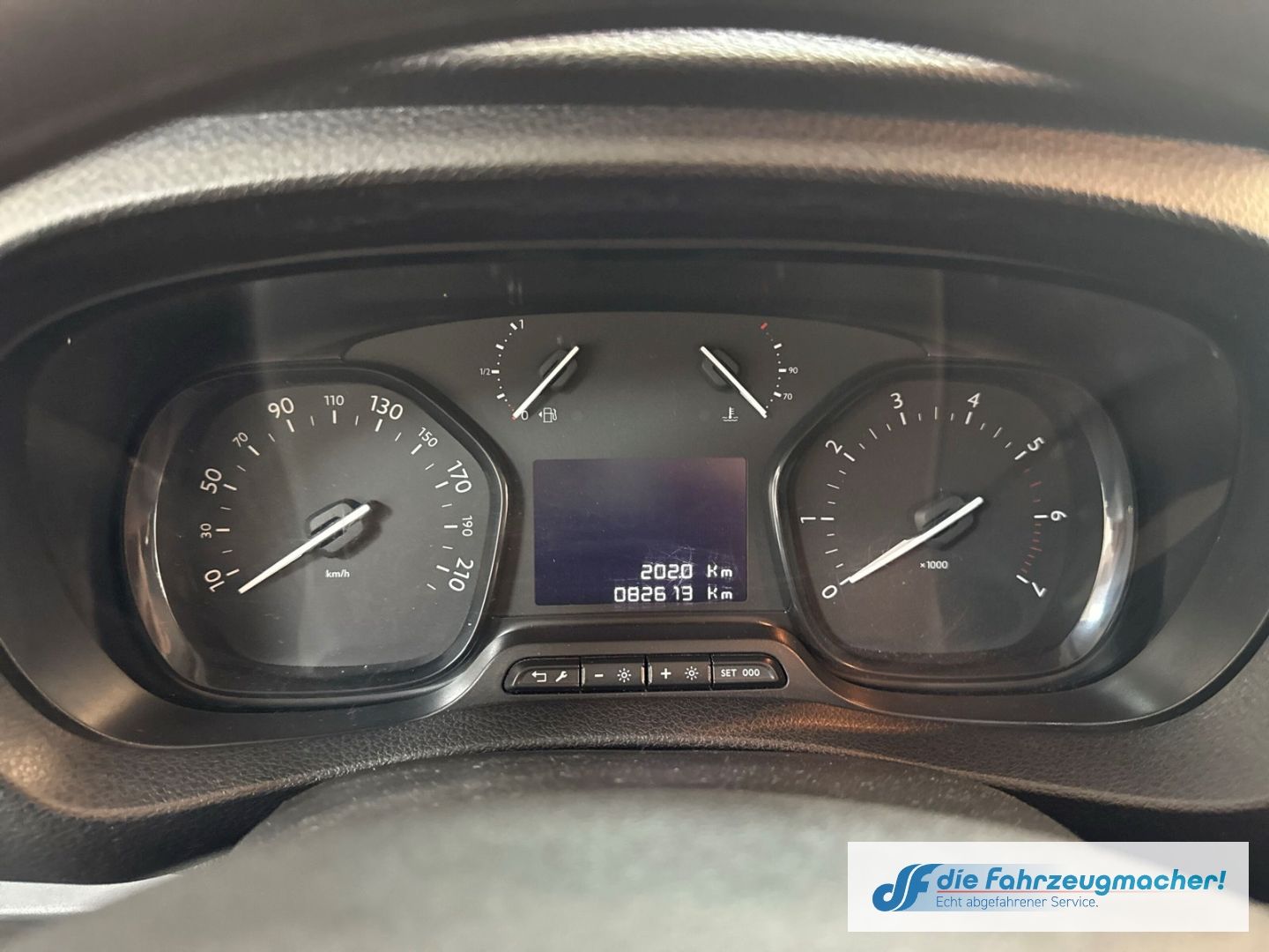 Fahrzeugabbildung Opel Vivaro Kombi L 1.5 D EU6d Apple CarPlay Android