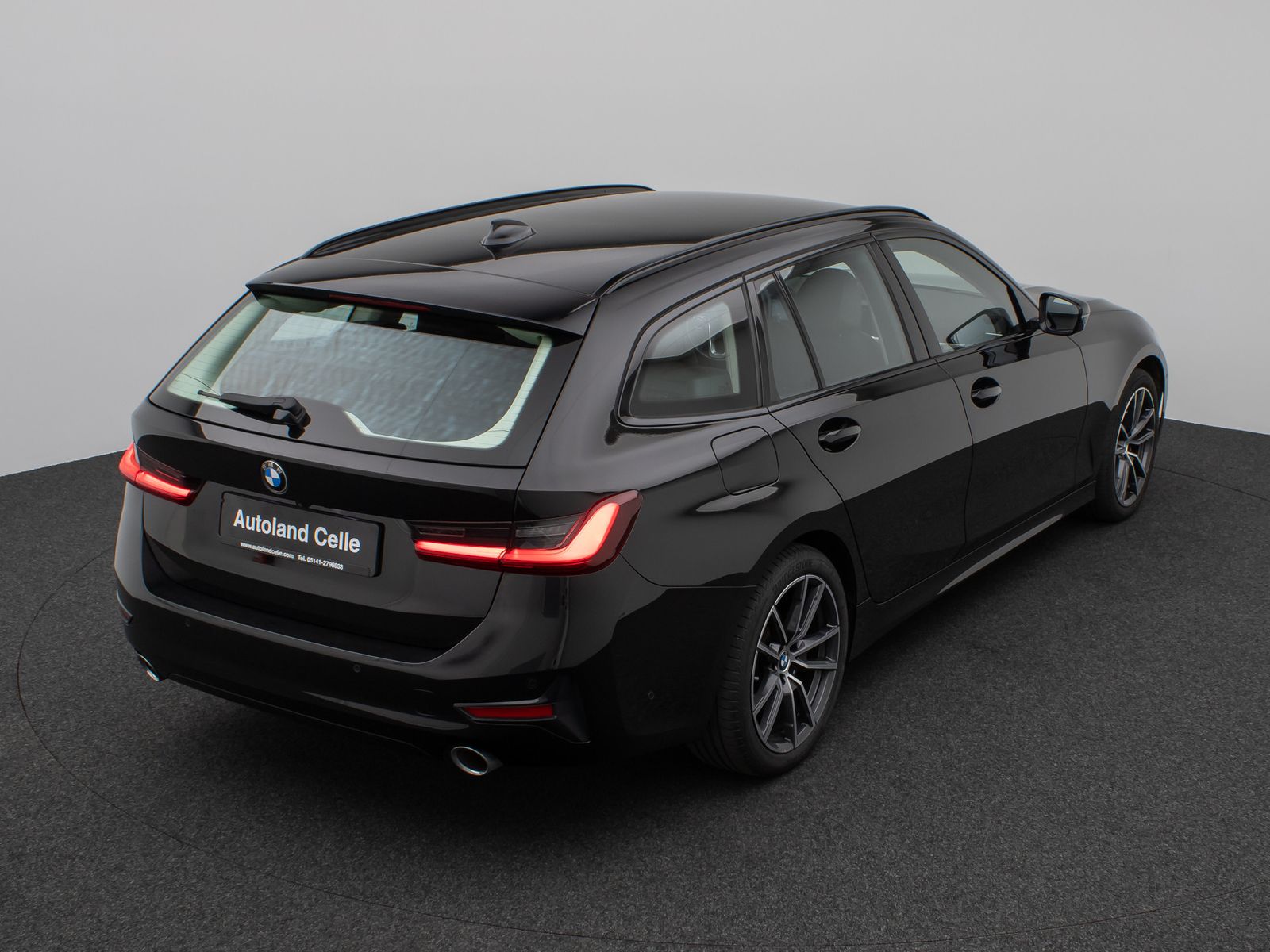 Fahrzeugabbildung BMW 320d xD Sport Line Kamera DAB HiFi Alarm AHK LED