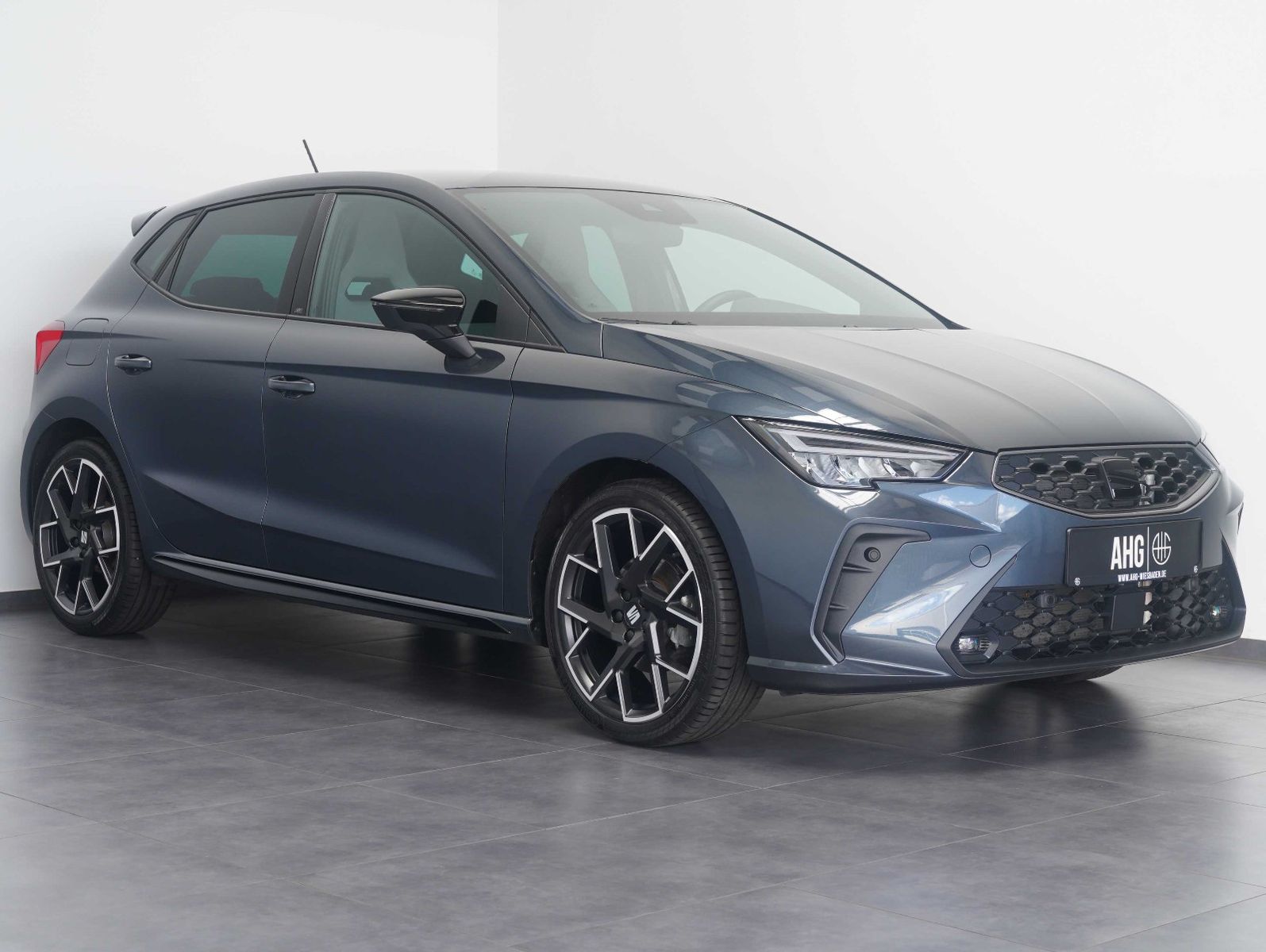 Fahrzeugabbildung SEAT Ibiza 1.0 TSI 85 kW FR Black Edition