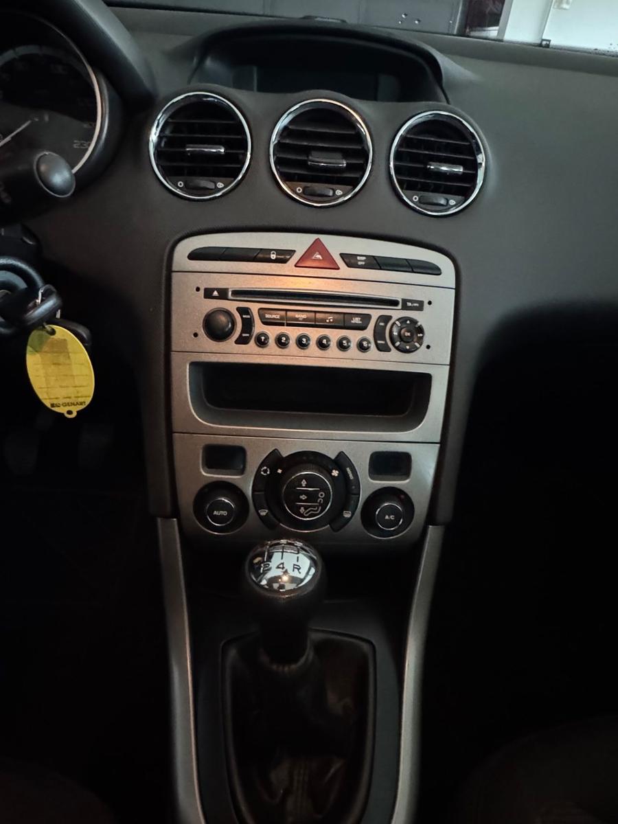 Peugeot 308 2009 — photo 12