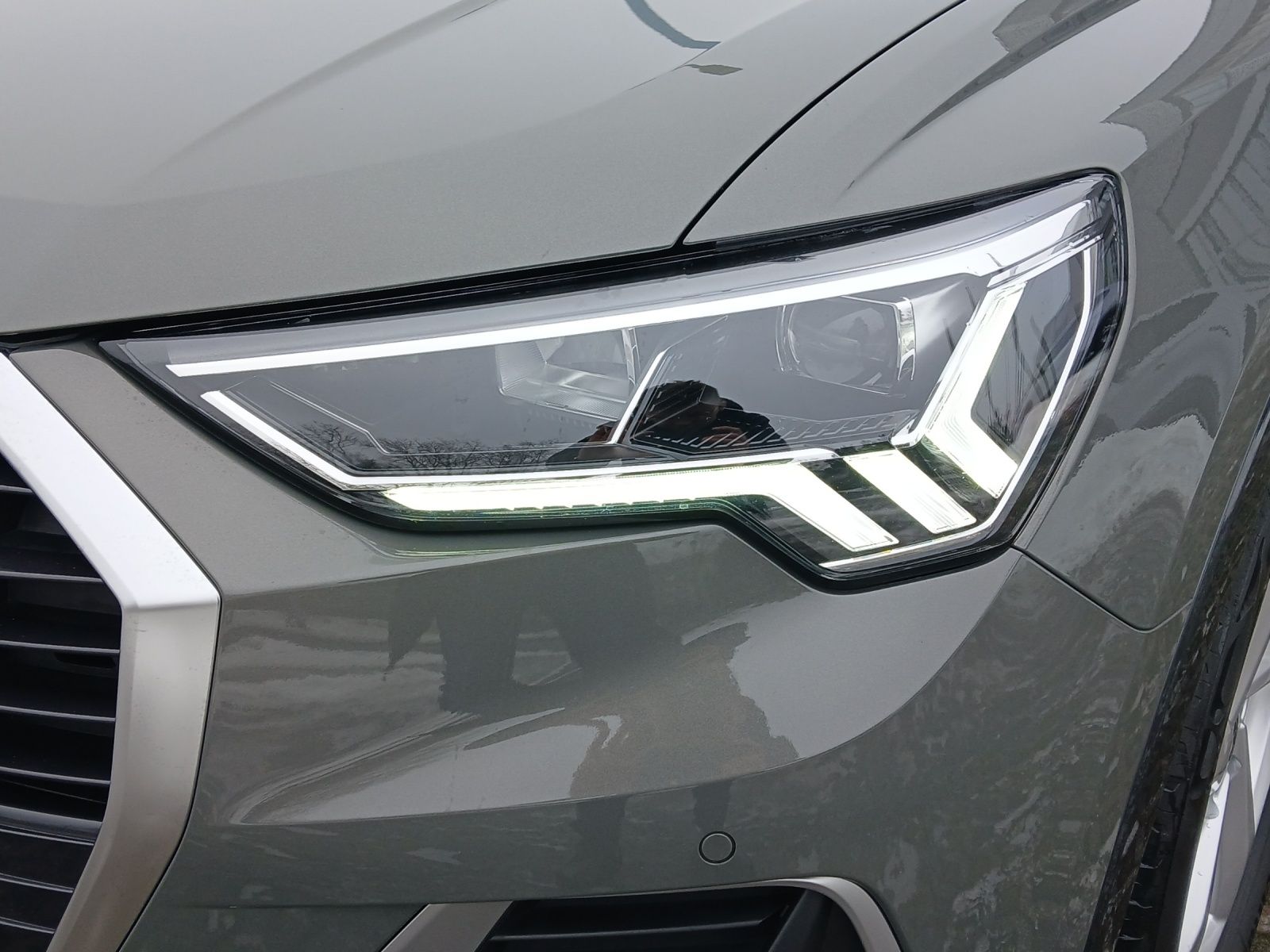 Fahrzeugabbildung Audi Q3 35 TFSI advanced LED Navi SHZ AHK ACC AVC