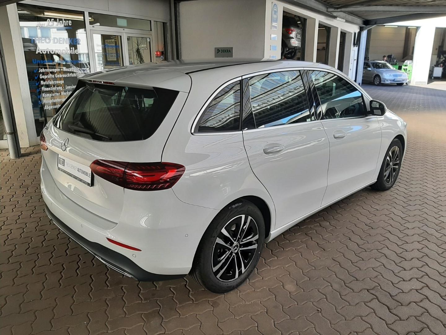Mercedes-Benz B 200 7G Standheizung 360° Progressive Advanced