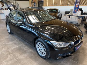 BMW 320 d Lim.  xDrive *NAVI*PDC*SZHZ*TEMPOMAT*4x4*