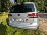 Volkswagen Sharan 2.0 TDI DSG IQ.Drive 7Sitz StdHzg AHK - VW Sharan Gebrauchtwagen in Hamburg