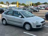 Ford Focus Lim. Fun X SCHECKHEFT GEPFLEGT/VIELES NEU - Ford Focus aus 2007 mit Benzin-Antrieb: Limousine